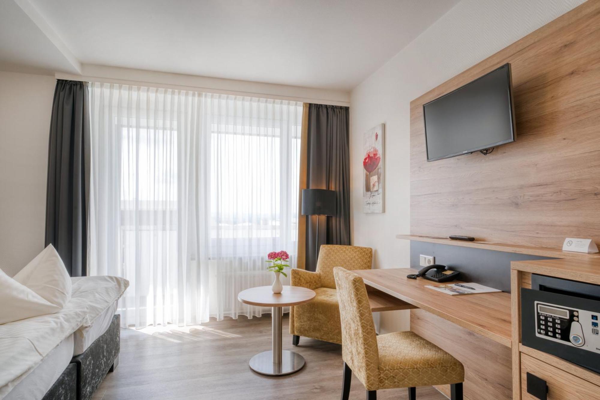 Hotel Wiehen-Therme Hullhorst Екстериор снимка