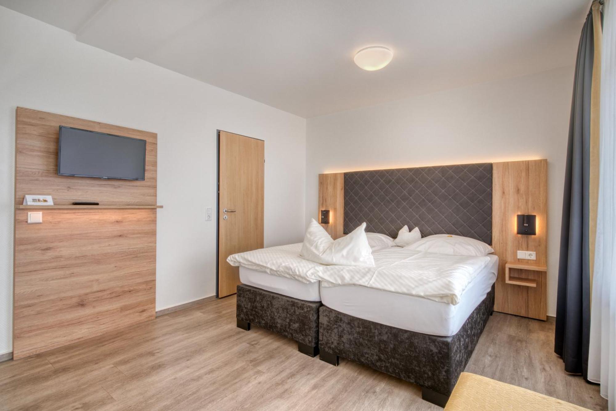 Hotel Wiehen-Therme Hullhorst Екстериор снимка